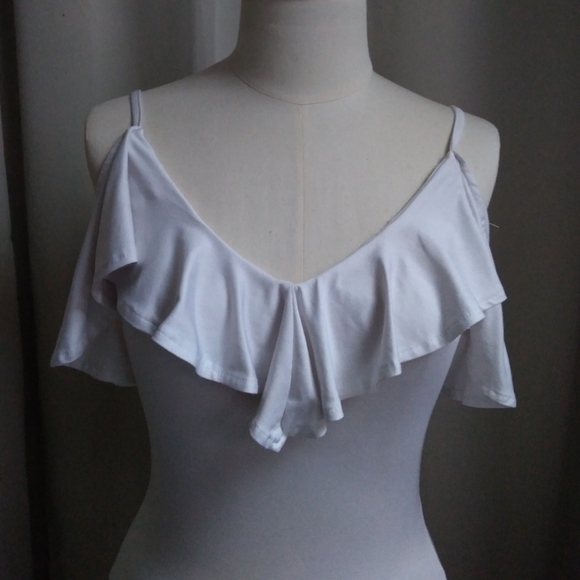 BOGO adorable ruffled white soft spandex body suit - Picture 2 of 8